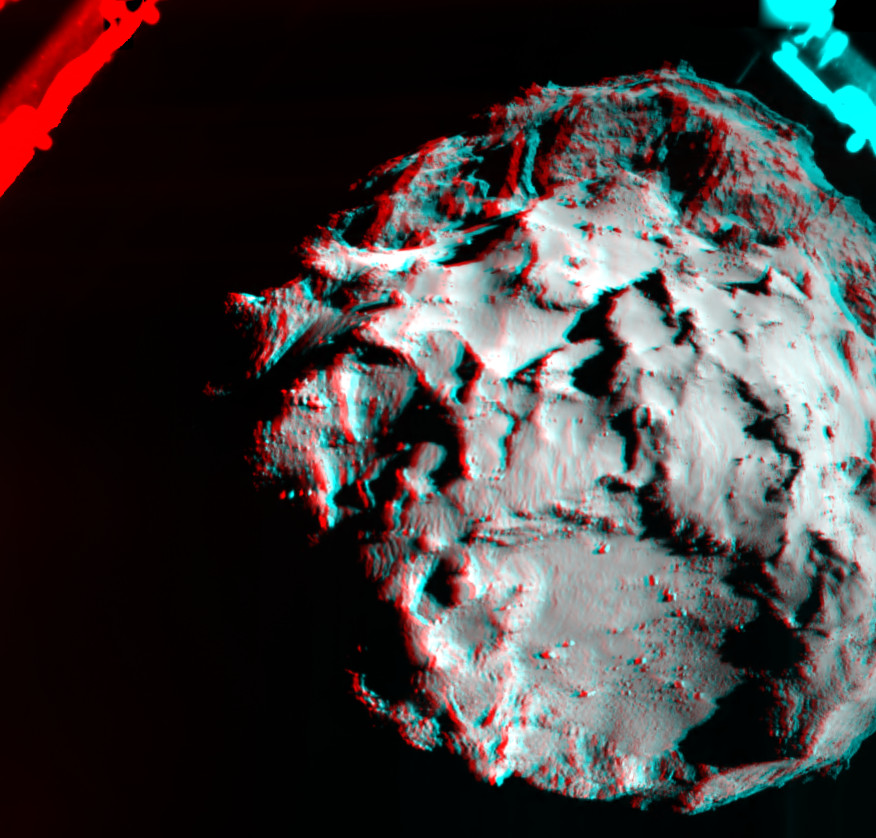 Die Landesonde Philae schickte zwei Bilder vom vorderen Ende des Kometen Tschurjumow-Gerassimenko. Sie wurden zu einer 3D-Anaglyphe kombiniert. Mit rot-blauen Brillen wirkt das Bild dreidimensional.