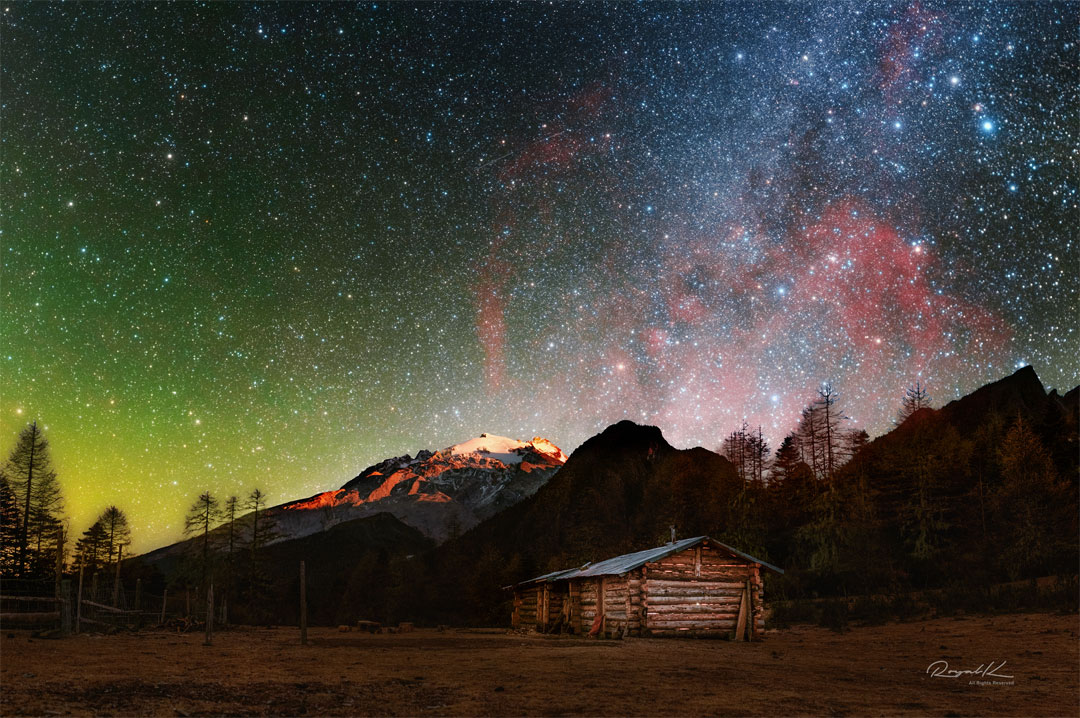 Der Gum-Nebel ist so nahe, dass er kaum erkennbar ist. Er wurde nach dem australischen Astronomen Colin Stanley Gum benannt.